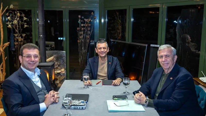 ekrem-imamoglundan-mansur-yavasa-veto-bizi-satar-iddiasi-1787894508012.jpeg Ekrem İmamoğlu'ndan Mansur Yavaş'a veto! "Bizi satar" iddiası... Aday Özgür Özel mi?-5