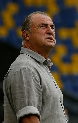 Galatasaray'da dev operasyon! 10 isimle yollar ayrılıyor