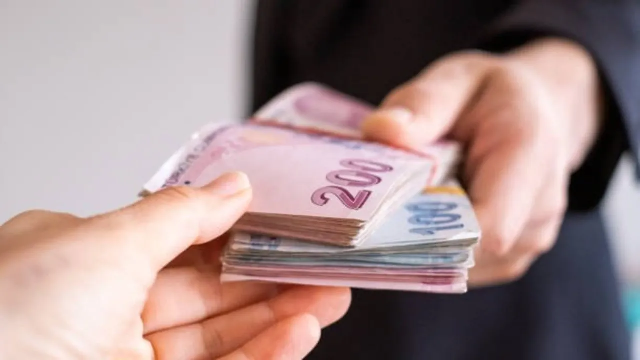 Emekliye eşit zam