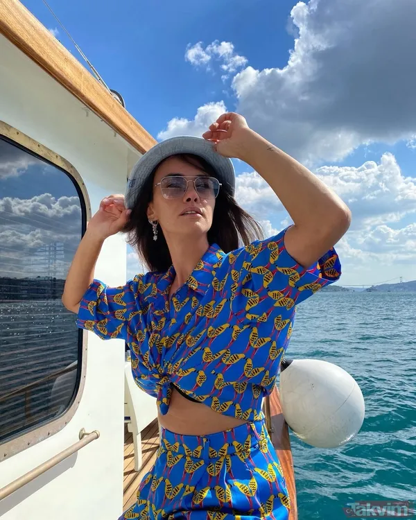 Güzelliğiyle kızlarına taş çıkardı! Ateş Kuşları’nın Mercan’ı Hande Soral’ın annesine bakın! İsmail Demirci’nin kayınvalidesi... - 2