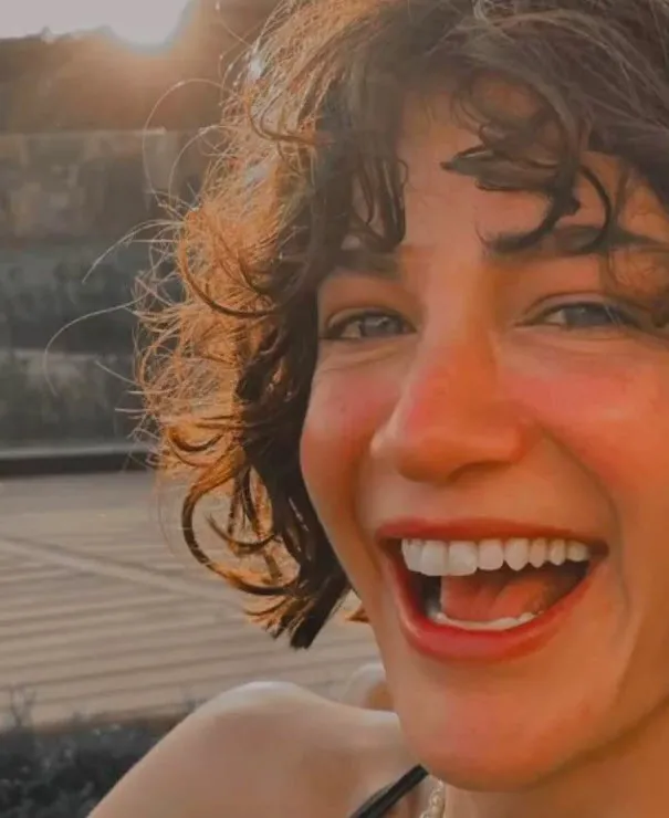 Berrak Tüzünataç cinsel içerikli film itirafını uluorta yaptı sosyal medya sallandı! 'Yetişkin içerikli filmler' diye başladı sonra da...-2
