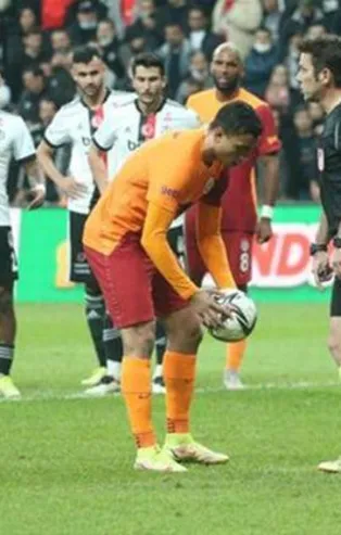 Beşiktaş-Galatasaray derbisinde penaltı kaçıran Mostafa Mohamed: Amatörce bir harekette bulundum