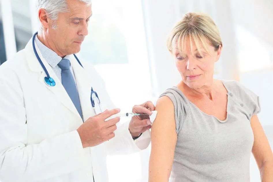 65 yaş üstüne aşı şart