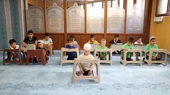 Kur’an kurslarında ilk ders heyecanı! Yeni dönemin tarihi belli oldu: Diyanet takvimi duyurdu