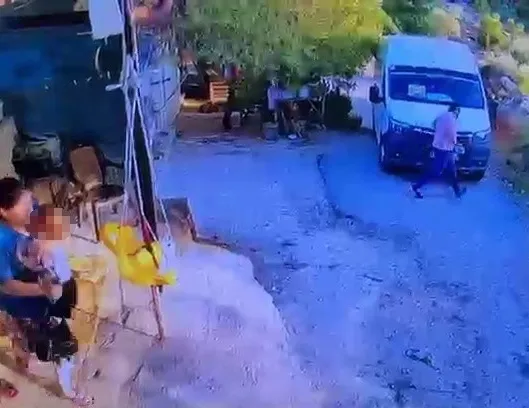Serik’te manevra yapan baba 1,5 yaşındaki oğlunun ölümüne neden oldu