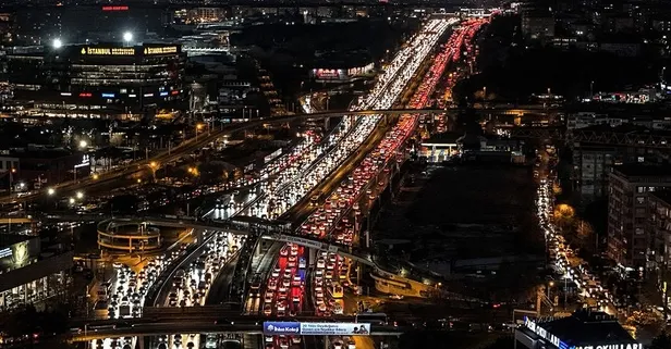 İstanbul’da akşam trafiği durma noktasına geldi: Yoğunluk yüzde 87’ye ulaştı