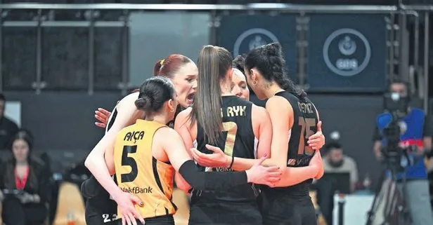 Vakıfbank final serisinde bir adım önde! Fenerbahçe Medicana’yı 3-1 yendi