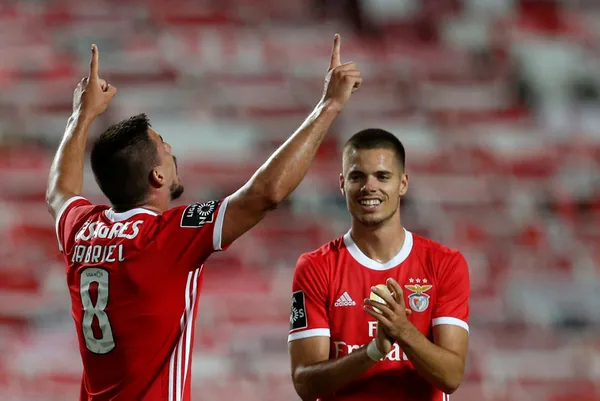 1627626904254.jpg Galatasaray'a Gedson yerine Benfica'dan sürpriz teklif-2