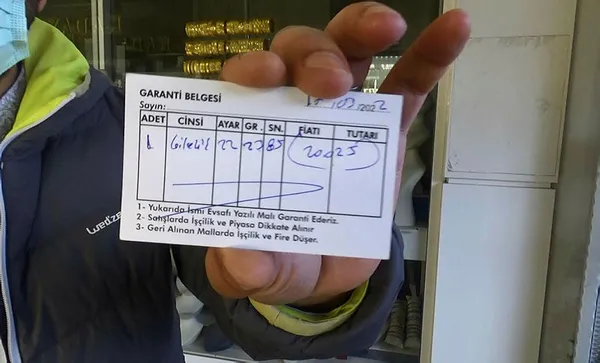 1648283146231.jpg Vitrine sahte altınları dizdi kayıplara karıştı! Diyarbakır'da kuyumcu dolandırıcılığı-5