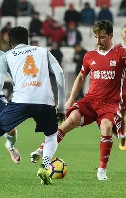 Başakşehir koltuğu kaptırdı