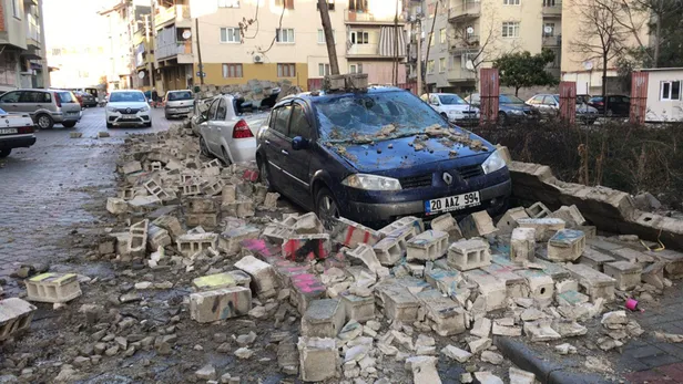 Yer: Denizli... Araçlarını bu halde görünce şaşkına döndüler-2