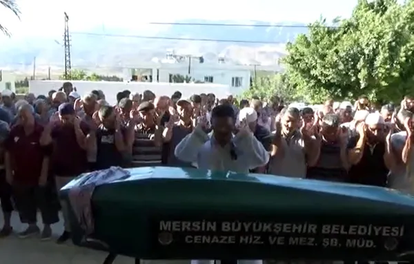 bosanma-davasi-acan-esini-oldurmek-icin-oglunun-dogum-gunune-cagirmis-1663581446141.jpg Boşanma davası açan eşini öldürmek için oğlunun doğum gününe çağırmış-3