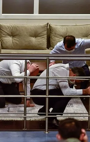 İçişleri Bakanı Süleyman Soylu ile Çevre ve Şehircilik Bakanı Murat Kurum deprem simülasyonunu deneyimledi