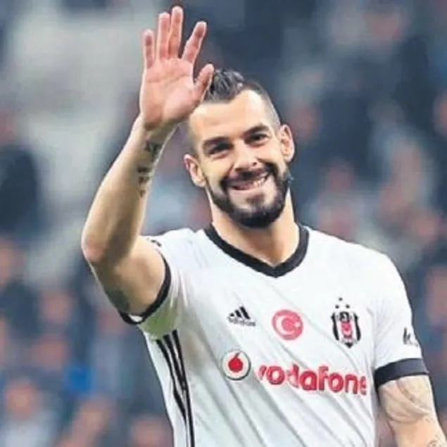 Negredo futbolu bıraktı