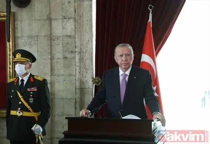 Başkan Erdoğan Büyük Zafer’in 99. yılında Anıtkabir’de: Türkiye Cumhuriyeti emin ellerde