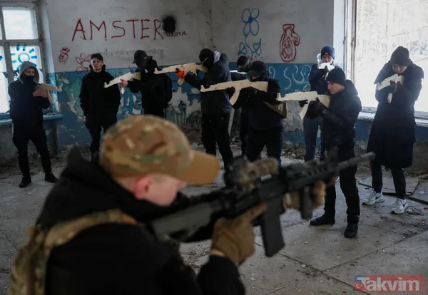 SON DAKİKA: Rusya Ukrayna son durum | Ukrayna sivilleri böyle eğitiyor - 35