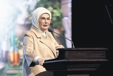 Tıp ve Kültür-Sanat Sempozyumu'nda konuşan Emine Erdoğan sağlık çalışanlarına şükranlarını sundu