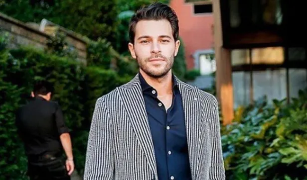 takvimin-duyurdugu-hande-ercel-ile-hakan-sabanci-aski-belgelendi-iste-askin-ilk-karesi-1674416465712.jpeg TAKVİM’in duyurduğu Hande Erçel ile Hakan Sabancı aşkı belgelendi! İşte aşkın ilk karesi-3