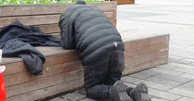 Beyoğlu zabıtası ve polisi donmakta olan evsizi son anda kurtardı