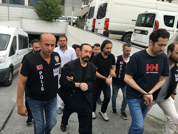 İşte Adnan Oktar'ın cezaevindeki ilk ziyaretçileri! Adnan Oktar'ı kimler ziyaret etti?-5