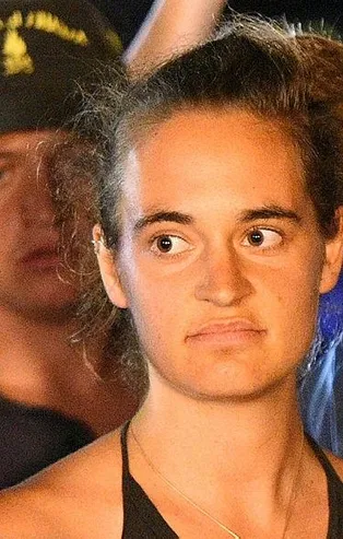 Mültecilere yardım eden kaptan Carola Rackete'e tutuklama