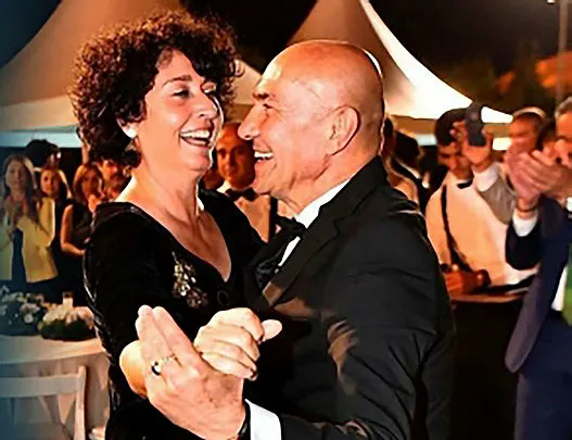 Belediyeyi karı-koca ticareti için kullanmış!