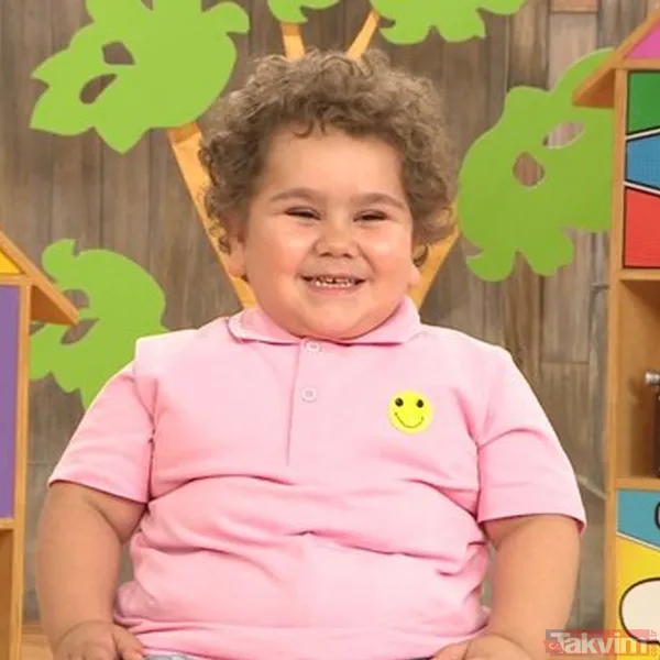 Bir dönemin sevimli ekran yüzü olan Efe'nin artık genç bir delikanlıya dönüşmüş halini görenler, sosyal medyada yorum yağdırdı.