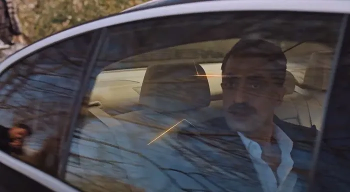 yali-capkininda-senaryo-ters-yuz-oldu-herkes-feritin-olmesini-beklerken-1705310822197.jpg Yalı Çapkını senaristi ters köşe yaptı! Ferit'in ölmesini bekleyen herkes...-5