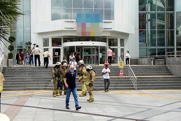 Son dakika: Şişli'de bulunan bir alışveriş merkezinde yangın çıktı-1