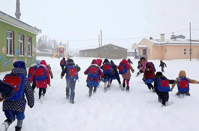 Son dakika: Denizli, Erzincan, Burdur ve Manisa'nın bazı ilçelerinde okullar tatil edildi! 7 Şubat kar tatili