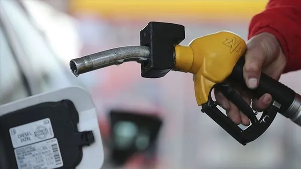 motorin-ve-benzinde-buyuk-indirim-yolda-bu-gece-yarisindan-itibaren-gecerli-olacak-benzin-ve-motorin-guncel-li-1670394569281.jpeg Motorin ve benzinde büyük indirim yolda! Bu gece yarısından itibaren geçerli olacak | Benzin ve motorin güncel litre fiyatı-3