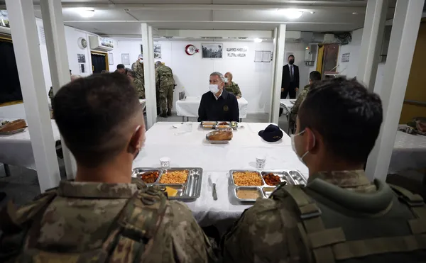 irak-milli-savunma-bakani-hulusi-akarin-irakin-kuzeyindeki-us-bolgesine-yaptigi-ziyaret-nedeniyle-turkiyeye-nota-verdi-1620077370135.jpg Irak, Milli Savunma Bakanı Hulusi Akar'ın Irak'ın kuzeyindeki üs bölgesine yaptığı ziyaret nedeniyle Türkiye'ye nota verdi-6