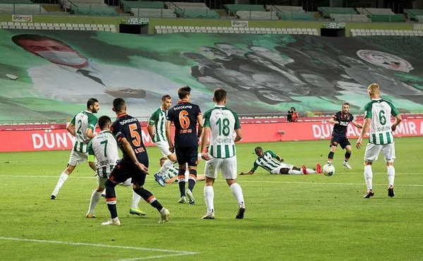 lider-basaksehire-konya-freni-ms-konyaspor-4-3-mbasaksehir-1594670515180.jpeg