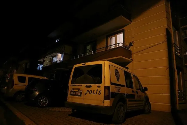 kocaelide-bir-kisi-tabancasini-temizlerken-annesini-vurdu-1609271311516.jpeg Kocaeli'de bir kişi tabancasını temizlerken annesini vurdu-4