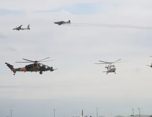 Akıncı, Hürkuş, Gökbey ve ATAK birlikte uçtu! Teknofest'te göğsümüzü kabartan görüntüler