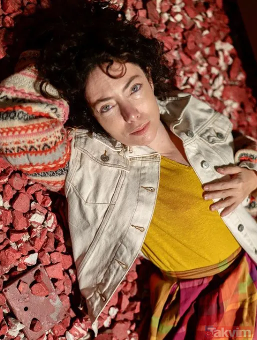 Gülşah Saraçoğlu sütyenli pozundan sonra bu kez de bornozlu 'hazırım' Eski haliyle olay yaratan Gülşah Saraçoğlu... - 13