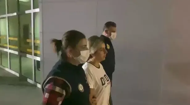 pkk-iltisaklilar-chpli-mersin-buyuksehir-belediyesinde-cirit-atiyor-asiye-sahin-isimli-sofor-tutuklandi-1666901063364.jpeg PKK iltisaklılar CHP'li Mersin Büyükşehir Belediyesi'nde cirit atıyor! Mülakatla işe alınan Asiye Şahin terörden tutuklandı-4