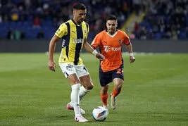 Kanarya pes etmiyor! Başakşehir - Fenerbahçe: 1-4 | MAÇ SONUCU