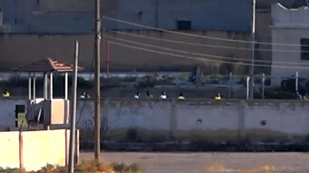 YPG'li teröristler Suriye sınırında böyle görüntülendi!-1