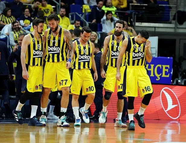 Anadolu Efes, galibiyet serisini derbide sürdürdü-1