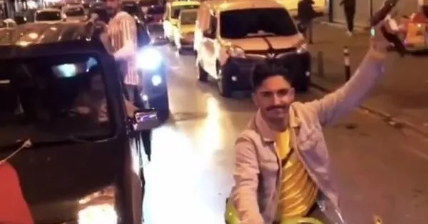 Trafik magandaları yine yollarda! Sözde asker uğurlaması yaptılar!-1