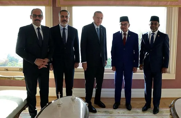 Başkan Erdoğan, Malezya Başbakanı Enver İbrahim'i kabul etti-4