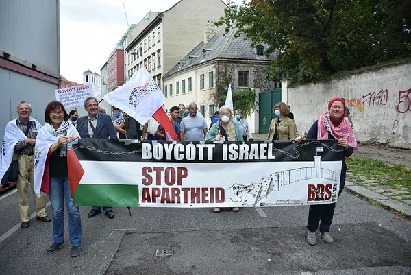 filistini-isgl-eden-israil-ve-abd-avusturyada-protesto-edildi-1596490789164.jpg