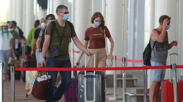 Antalya’ya turist akını! Hafta sonu hava yoluyla 72 bin 479 turist geldi-3