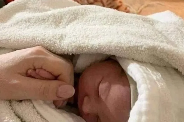 Bomba seslerinin içinde Ukrayna'da ilk doğum