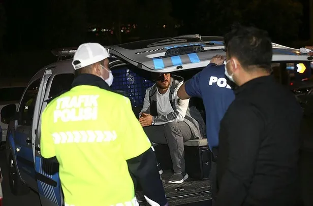 son-dakika-ankarada-polis-uygulama-noktasina-otomobil-daldi-yaralilar-var-1590349783351.jpeg Son dakika: Ankara'da polis uygulama noktasına otomobil daldı! Yaralılar var-6