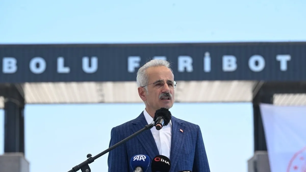 Bakan Uraloğlu Gelibolu Yeni Feribot İskelesi açılışında konuştu: Türkiye deniz ticaretinde dünyada 10. sırada!