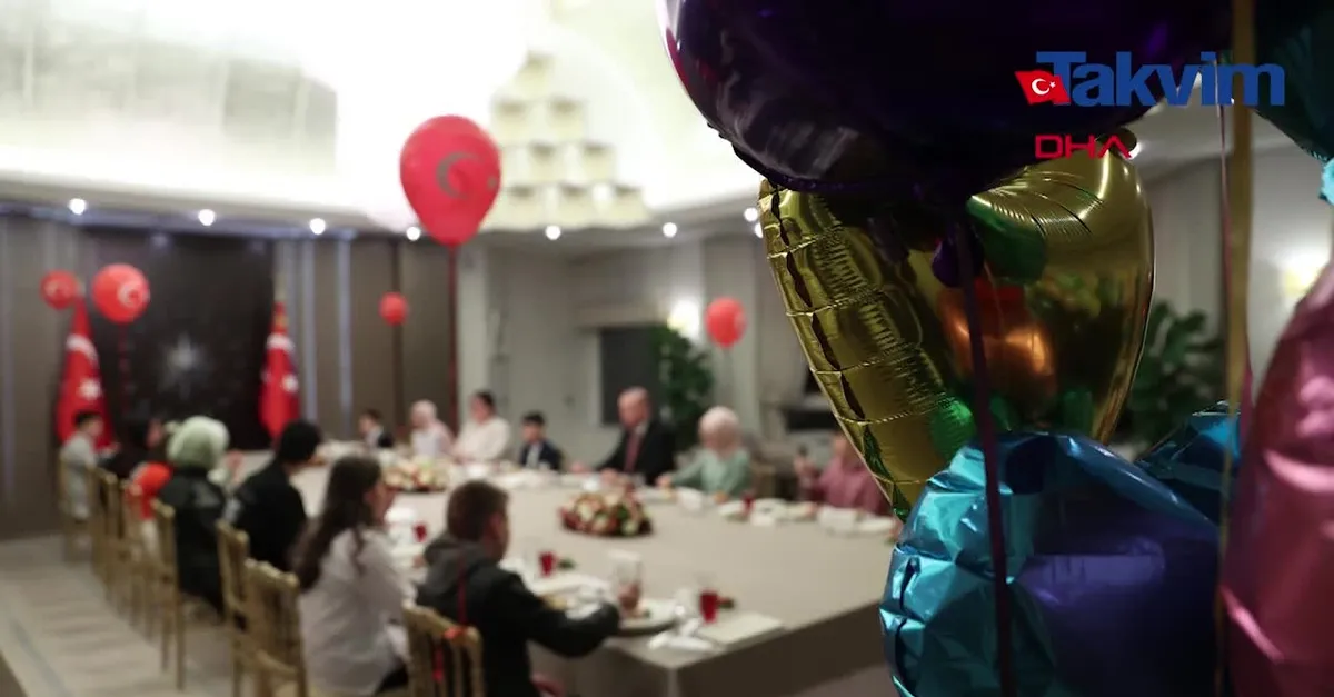 Başkan Erdoğan çocuklarla iftar yaptı