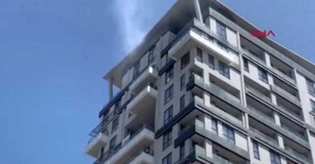 Kağıthane'de 15 katlı rezidansta yangın paniği: Mahsur kalanları itfaiye kurtardı