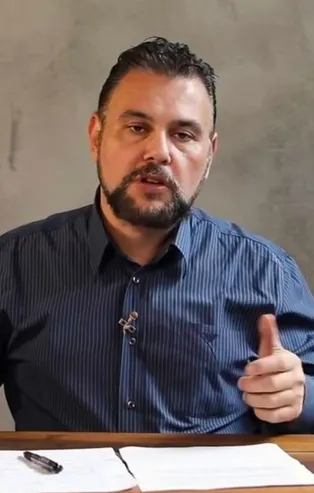 Sabah yazarı Güngör, sahte soyisim kullanan Murat Muratoğlu'nun maskesini düşürdü: Bir insan atasının soyundan sopundan utanır mı?